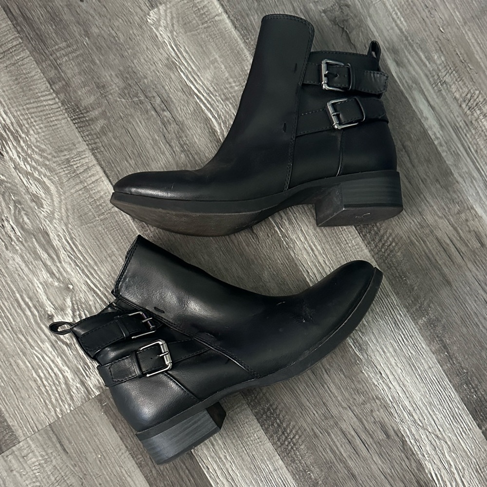 Old Navy Sleek Black Ankle Booties